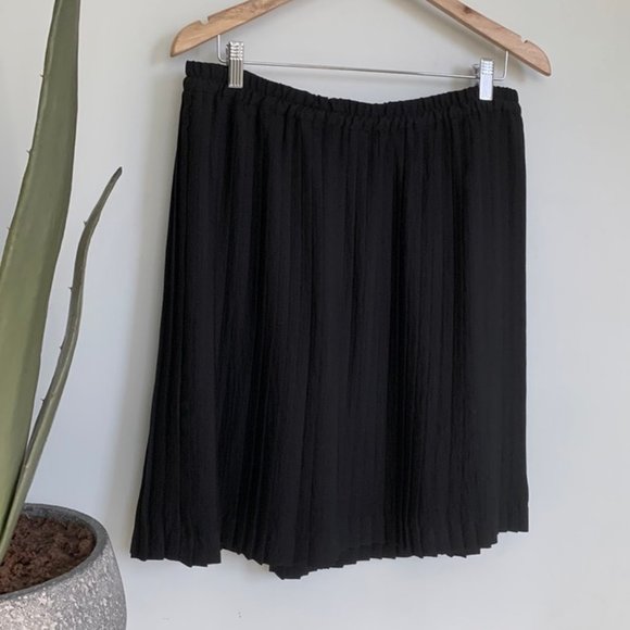 Banana Republic Mini Pleated Skirt Large NWT - Picture 4 of 10